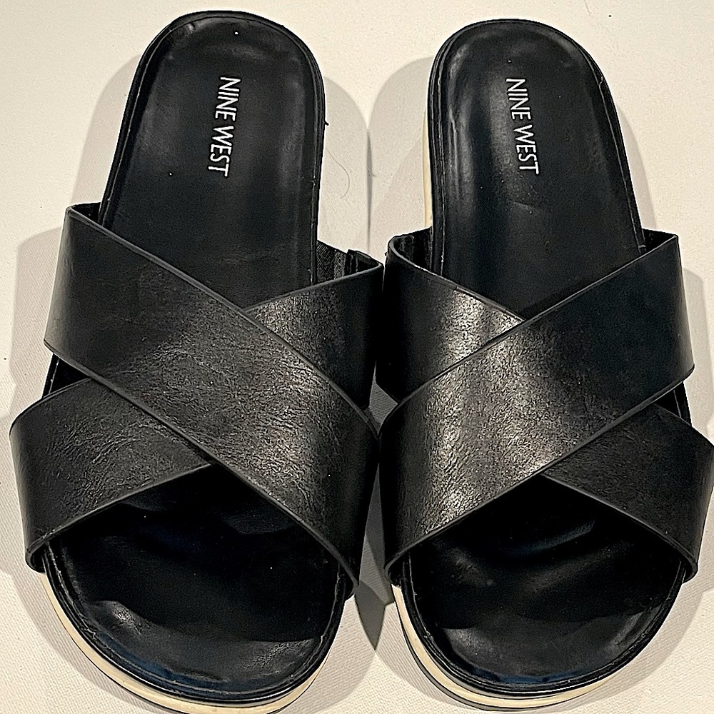 ⭐️ NINE WEST⭐️ Tomboy criss cross flat sandals Size (7.5) 🚨Free Shipping🚨NEW✅